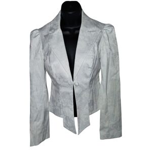 Arden B NWT xs white jacket, one front button closure, pleated hem
